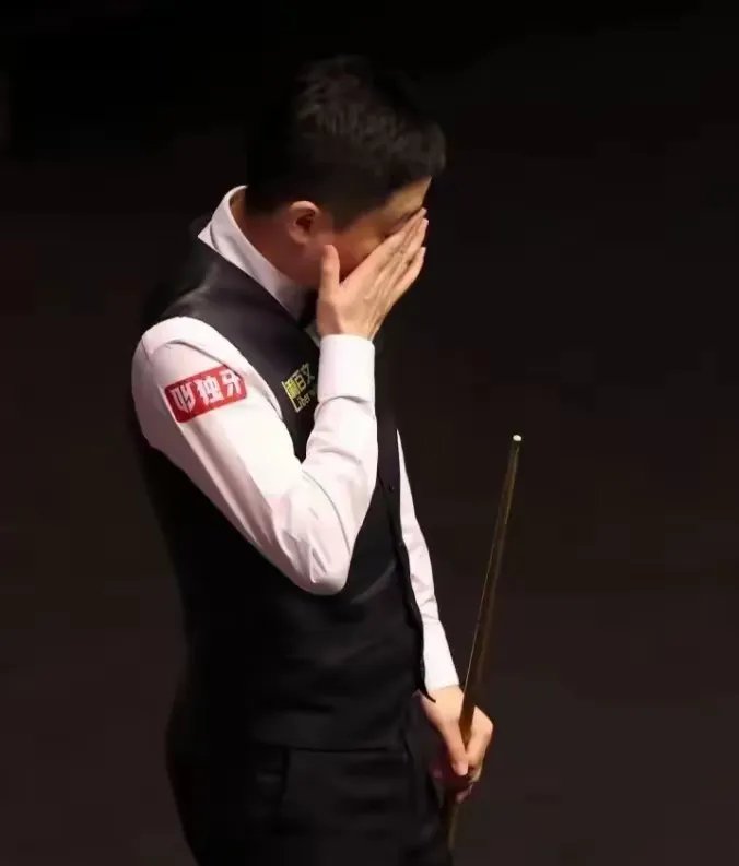 开云移动端-苏炳添在比赛中受伤退赛，丁俊晖主帅表示担忧(不甘心!苏炳添称决赛出现两个失误 回应是否退役)